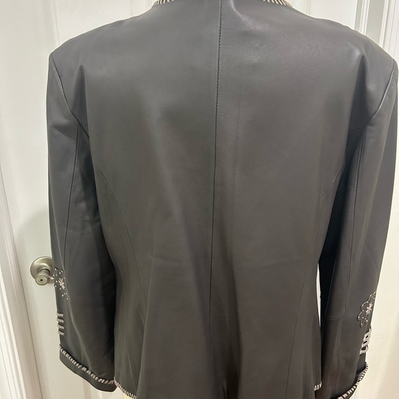 Pamela McCoy Gray Leather Jacket with Floral Embroidery - Picture 2 of 4